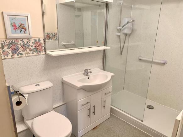 2 bed Retirement Property for sale Image 8