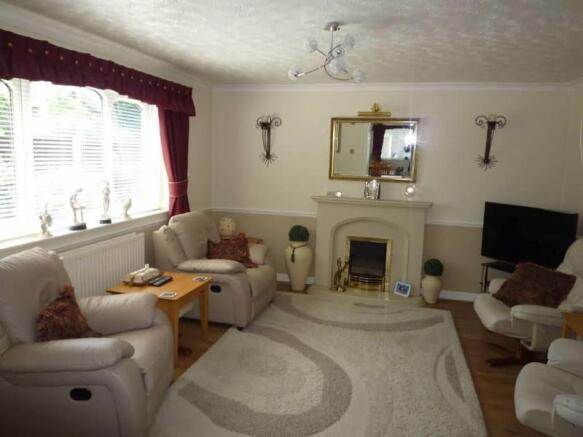 SPACIOUS LOUNGE