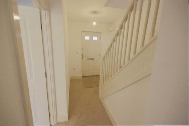 70 Deerfield Close - Hallway