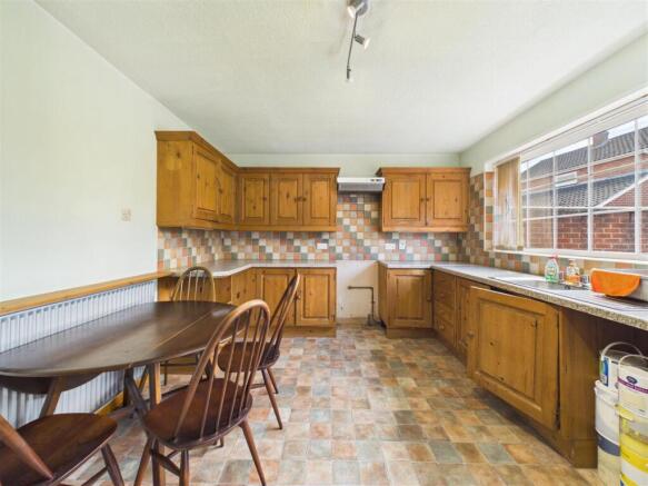 KITCHEN / DINER
