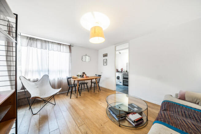 Wivenhoe Close, London photo 4