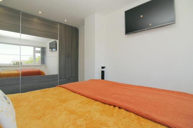 3 bed Town House for sale Image 7