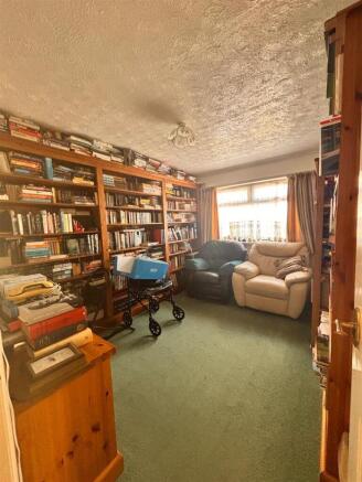 25, Woolam Hill, Burstwick, Hull photo 4