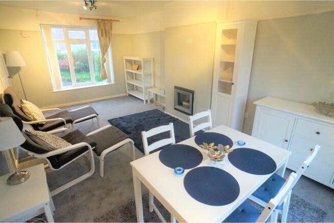 Lounge/Dining Room