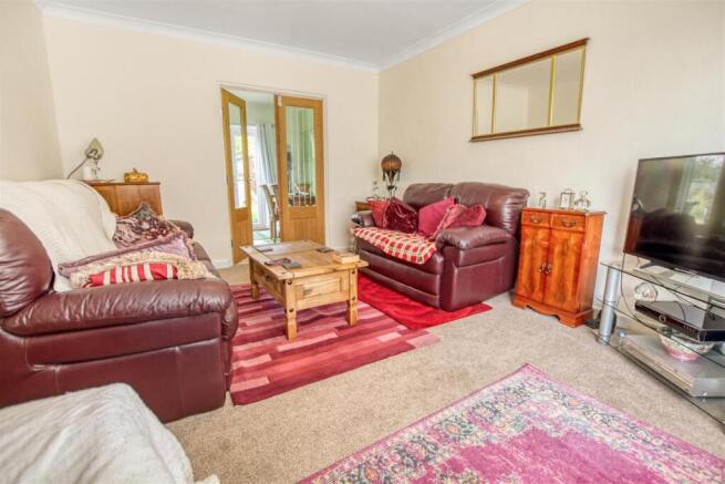 3 bed Detached Bungalow for sale Image 4