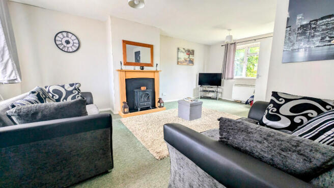 Sutton Field, Whitehill, Hampshire, GU35 photo 2
