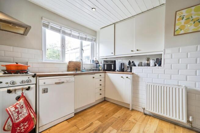 3 bed Semi-Detached for sale Image 5