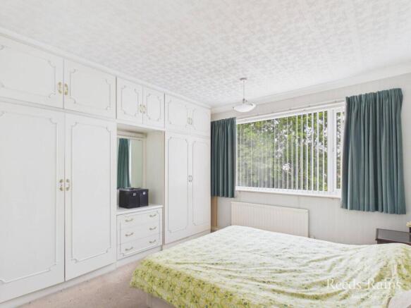 4 bed Semi-Detached for sale Image 10