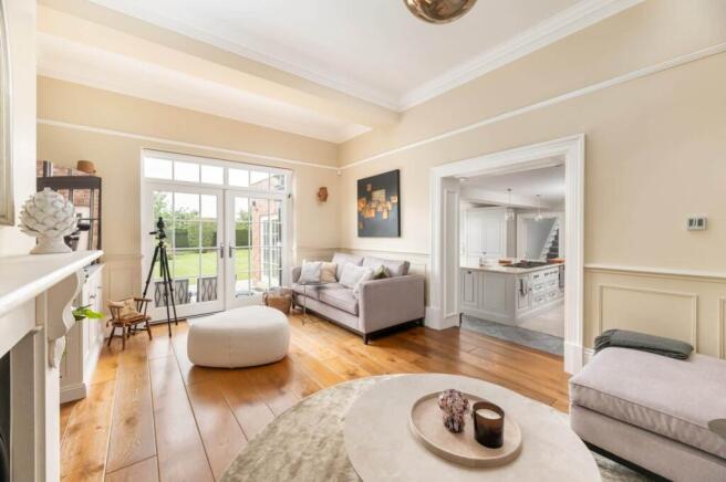 5 bed Semi-Detached for sale Image 11