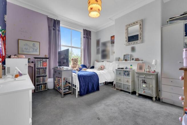 5 bed Town House for sale Image 12