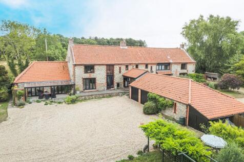 A Characterful Country Home in Hempstead