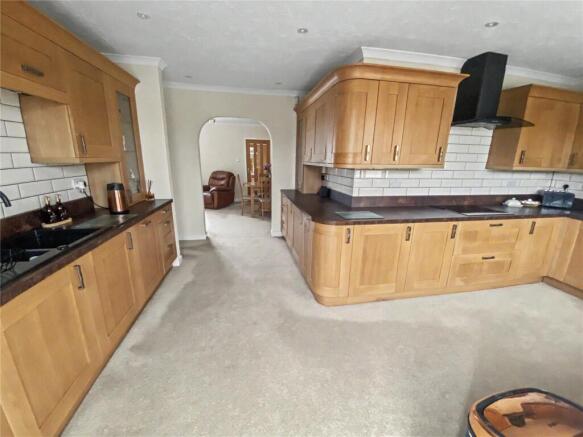 Kitchen/B'fast Room
