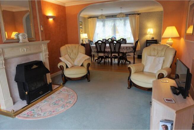 Lounge/Dining Room