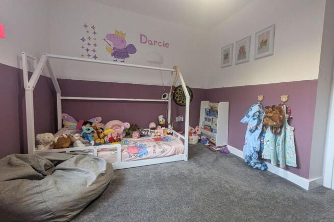 3 bed Semi-Detached for sale Image 7