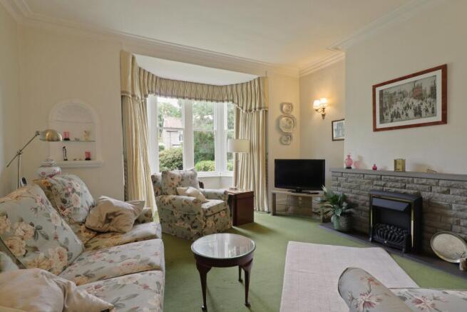5 bed Detached for sale Image 5