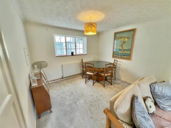 Dining Area.jpg
