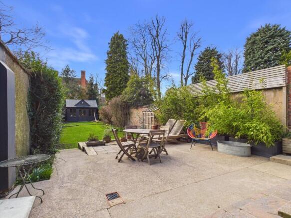 5 bed Terraced for sale Image 8