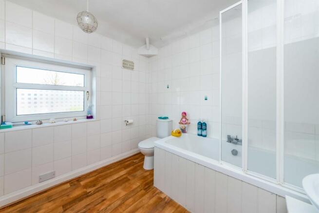 Family Bathroom:
