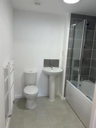 Bathroom 1.jpg