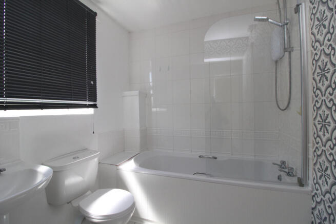 3 bed Semi-Detached to rent Image 12