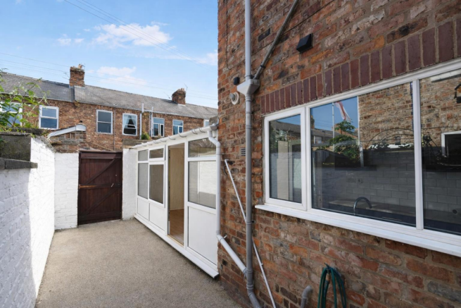 2 bed Terraced for sale Image 10