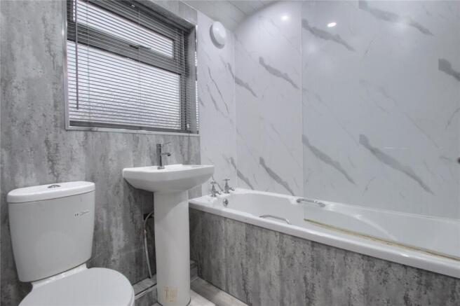 3 bed Terraced for sale Image 12