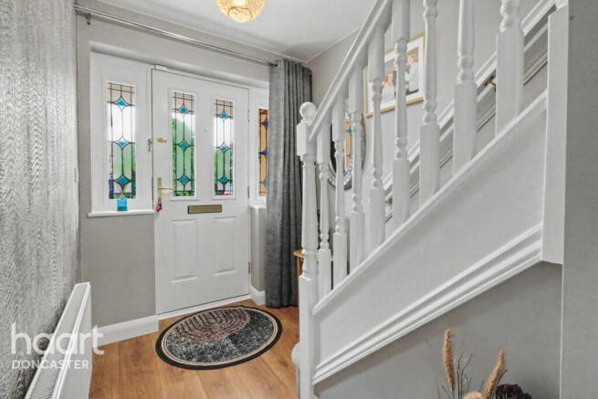 4 bed Detached for sale Image 5