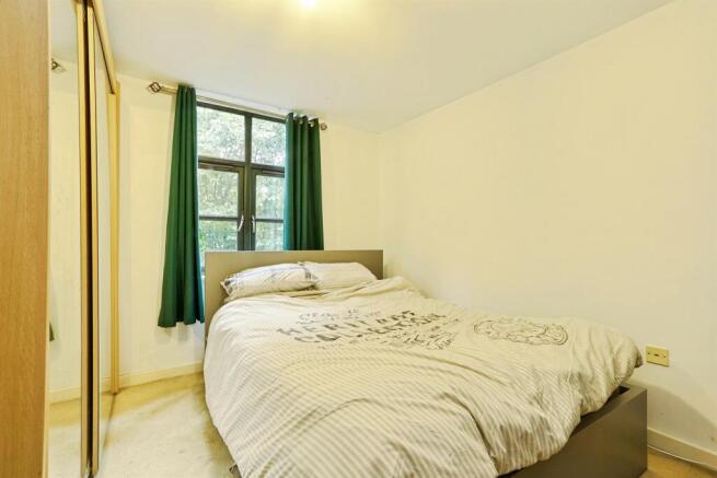 1 bed Flat for sale Image 6