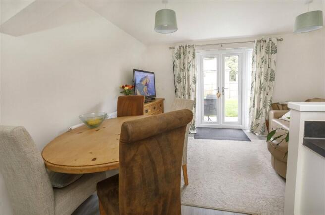 4 bed Semi-Detached to rent Image 4