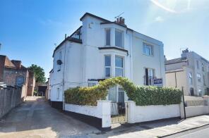 Flat 4, 20, John Street, Ryde PO33 2PY