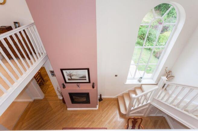 GALLERIED LANDING