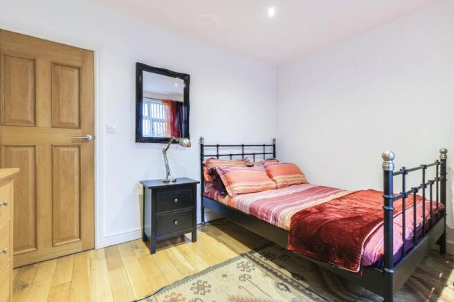 2 bed Flat for sale Image 9