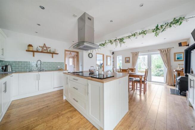 Kitchen/Dining room
