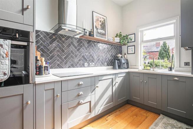 4 bed Terraced for sale Image 5