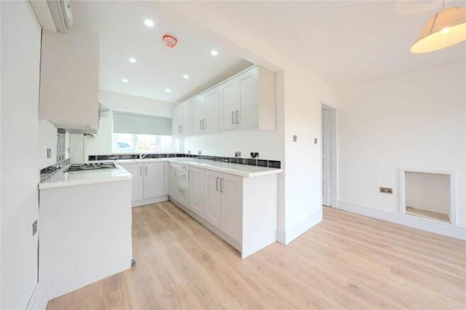 3 bed Semi-Detached for sale Image 11