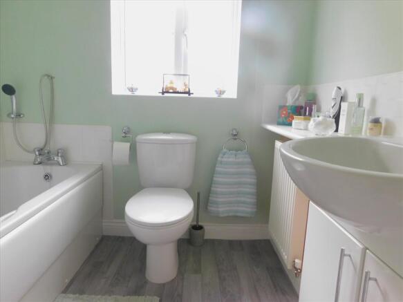 FAMILY BATHROOM