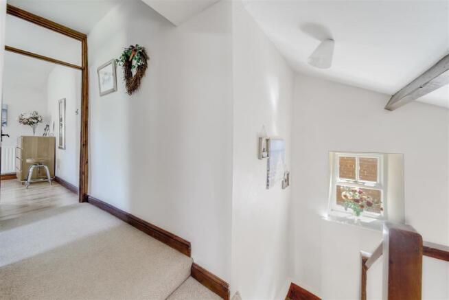 FIRST FLOOR LANDING