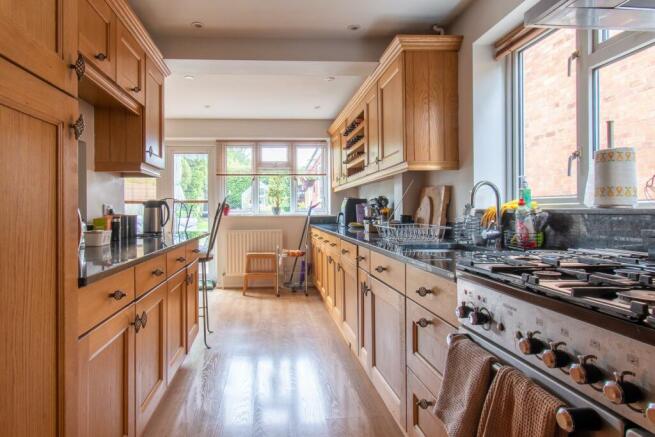 Kitchen/ Dining Room