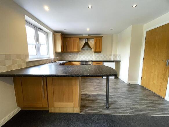 2 bed Apartment for sale Image 6