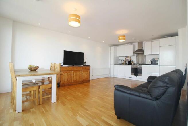 Living area - kitche
