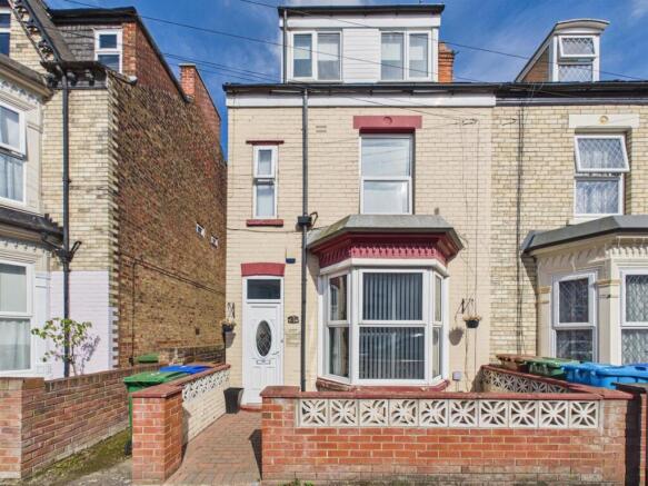 4 bed End of Terrace for sale in bridlington