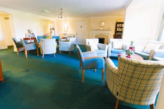 ross ct communal lounge.jpeg