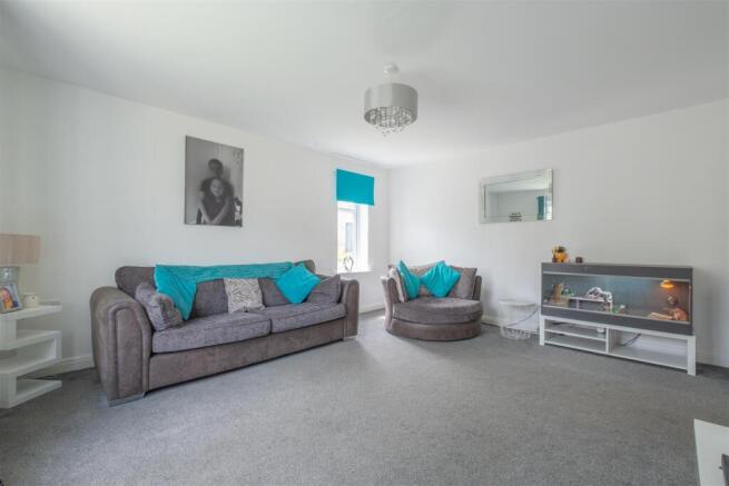 4 bed Detached for sale Image 10