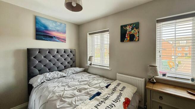 2 bed Town House for sale Image 8