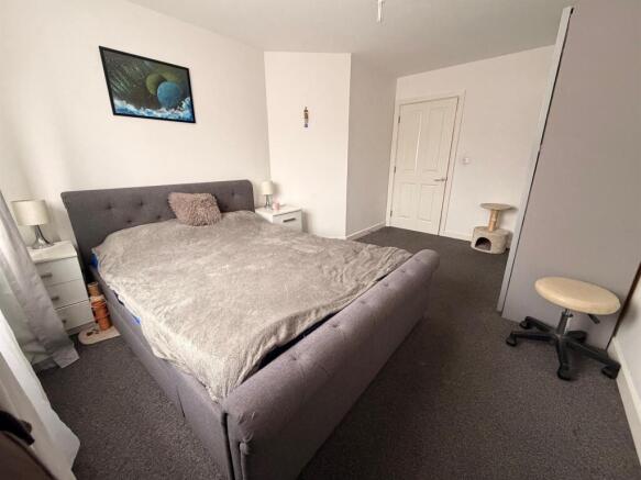 2 bed Flat for sale Image 4