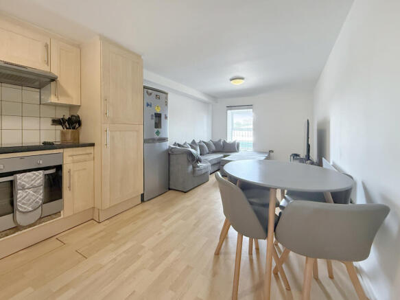 2 bed Apartment for sale Image 6