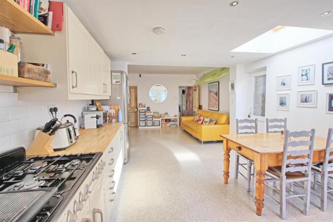 kitchen3.jpg