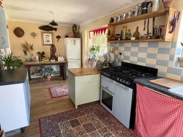 Kitchen1.jpg