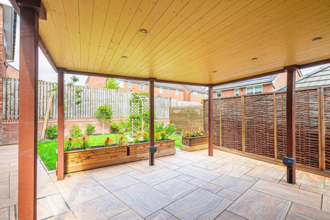 4 bed Detached for sale Image 9