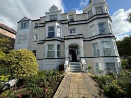 8, The Towers, Trinity Square, Llandudno LL30 2PY
